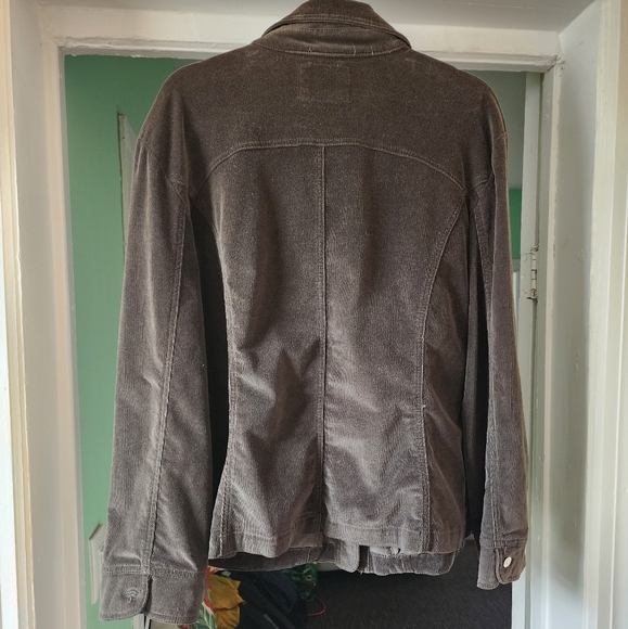 Live a little men's green forest short length sporty jacket. - Picture 8 of 8